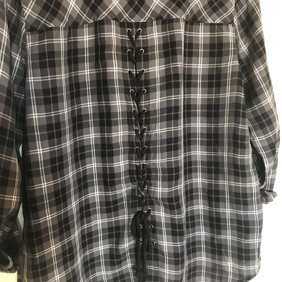 Billy T Lace Up Back Plaid Button Up Top - Picture 5 of 8